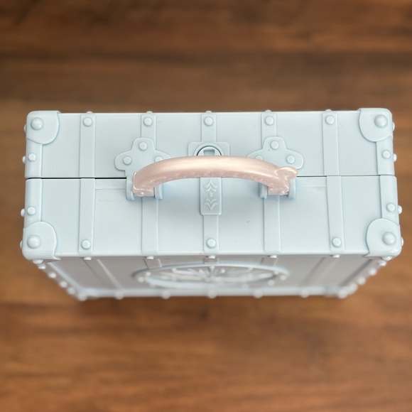 Disney FROZEN 2 Portable Pop Up Ahtohallan Playset 2 ELSA toy figures & horse - Picture 8 of 10